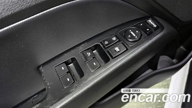 Hyundai AVANTE 2016 — фото 14