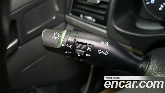Hyundai AVANTE 2016 — фото 17
