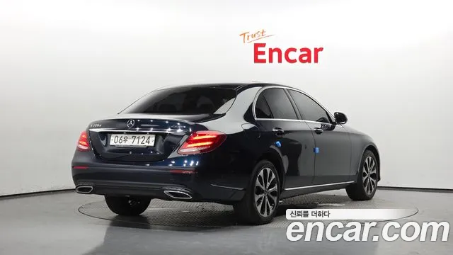 Mercedes-Benz E-Class 2017 — фото 2