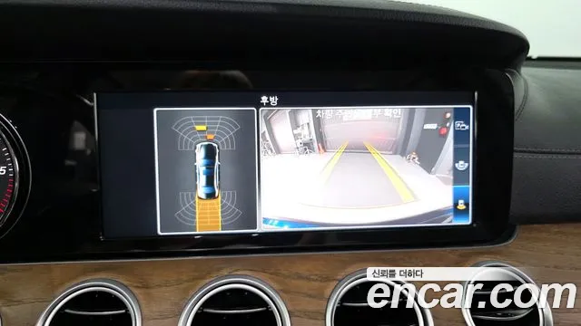 Mercedes-Benz E-Class 2017 — фото 16