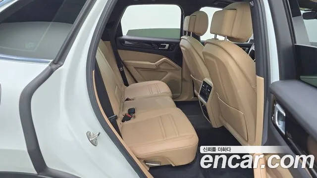 Porsche Cayenne 2019 — фото 12