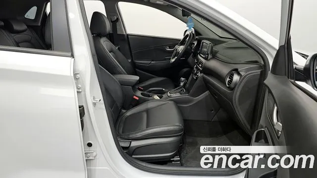 Hyundai Kona 2018 — фото 11