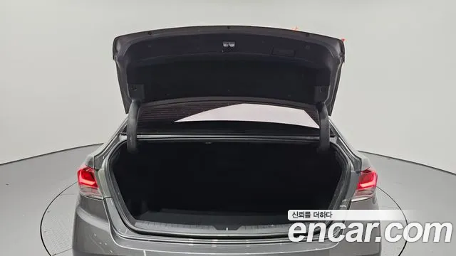 Hyundai Sonata 2018 — фото 19