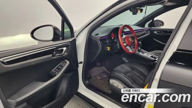 Porsche Macan 2019 — фото 10