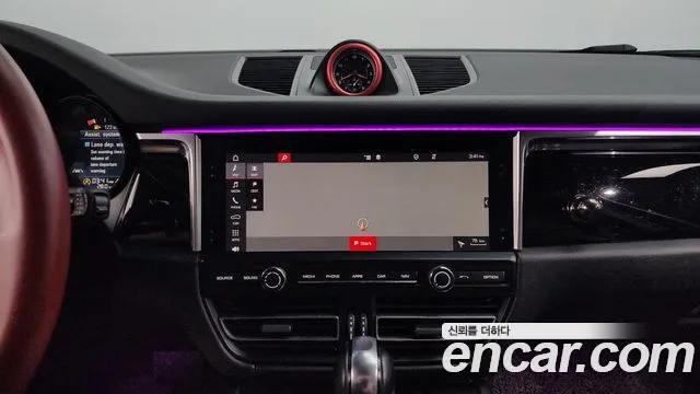 Porsche Macan 2019 — фото 15