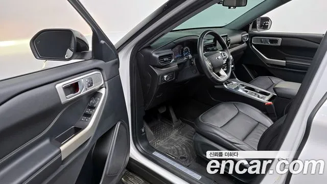 Ford Explorer 2021 — фото 11