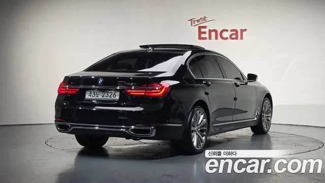 BMW 7-Series 2016 — фото 1