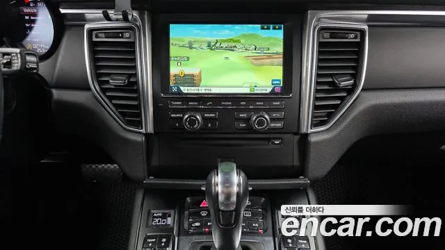 Porsche Macan 2015 — фото 15