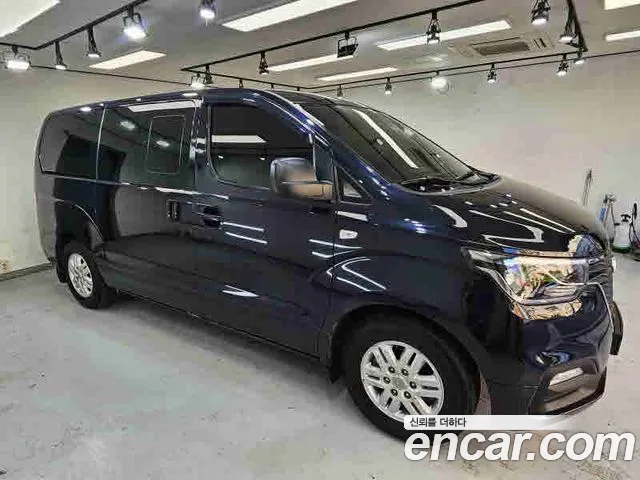 Hyundai Starex 2021 — фото 2