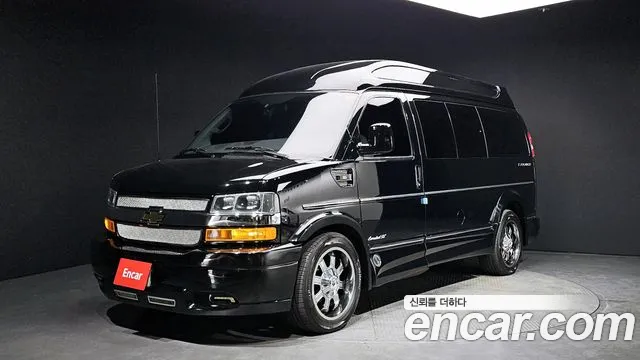 Chevrolet Express Van 2017 — фото 1