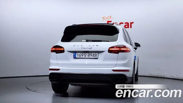 Porsche Cayenne 2016 — фото 4