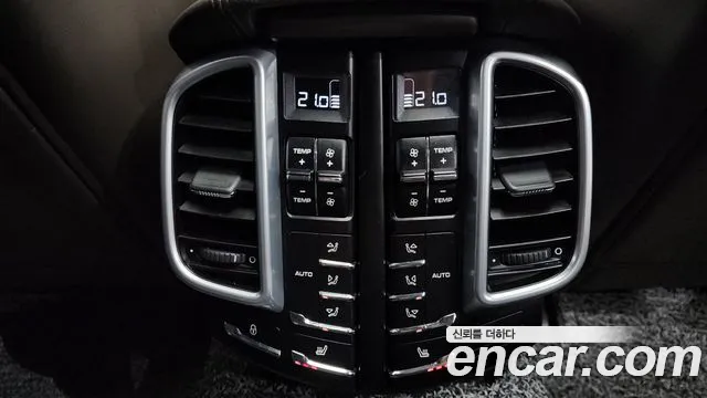 Porsche Cayenne 2016 — фото 19