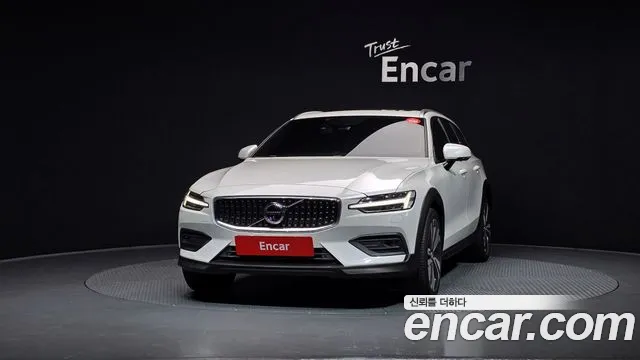 Volvo V60 2020 — фото 3
