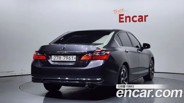Honda Accord 2017 — фото 2