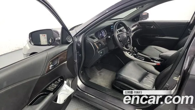 Honda Accord 2017 — фото 10