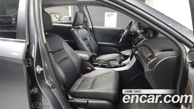 Honda Accord 2017 — фото 11