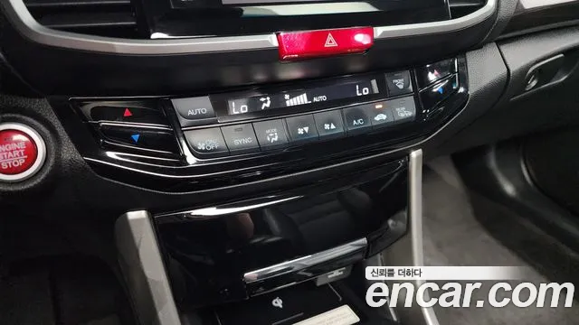 Honda Accord 2017 — фото 16