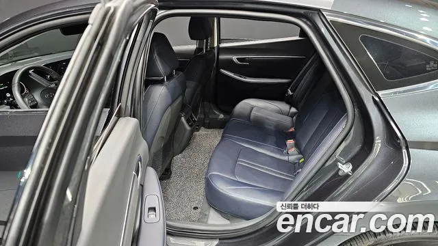 Hyundai Sonata 2022 — фото 19