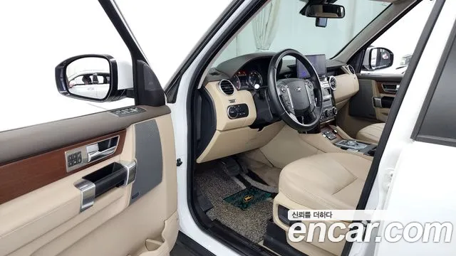 Land Rover Discovery 2016 — фото 10