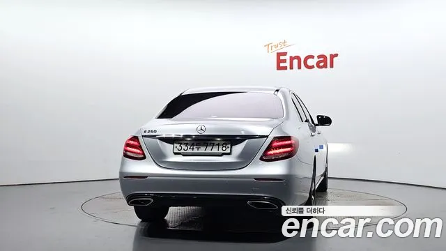 Mercedes-Benz E-Class 2020 — фото 4