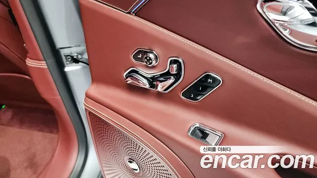 Bentley Flying Spur 2020 — фото 17