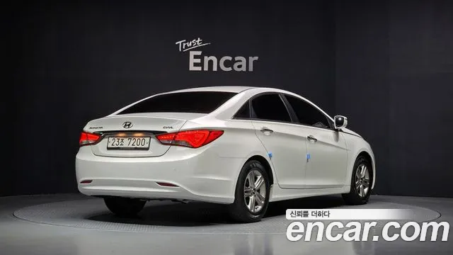 Hyundai Sonata 2013 — фото 2