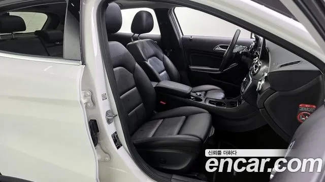 Mercedes-Benz GLA-Class 2018 — фото 12