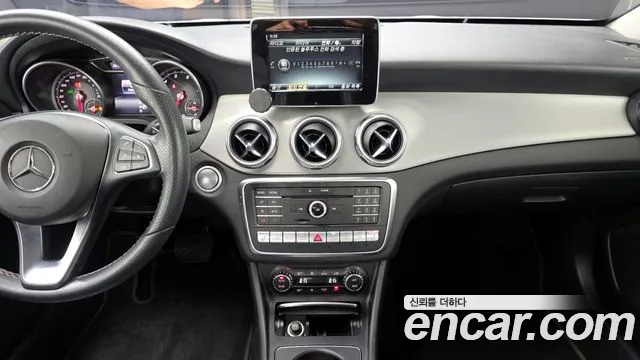 Mercedes-Benz GLA-Class 2018 — фото 17