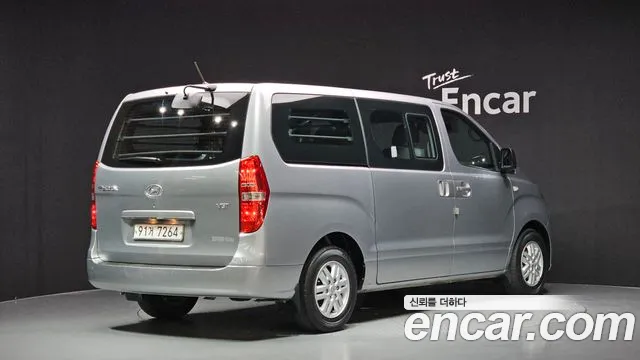 Hyundai Starex 2019 — фото 2