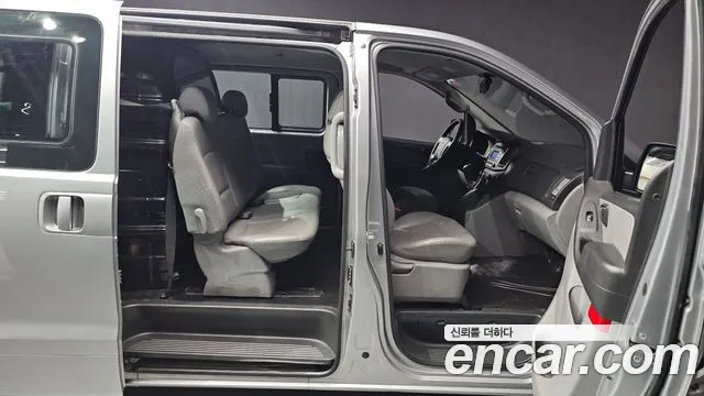 Hyundai Starex 2019 — фото 11
