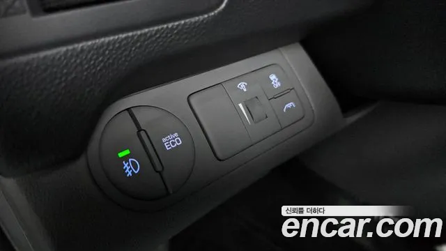 Hyundai Starex 2019 — фото 16