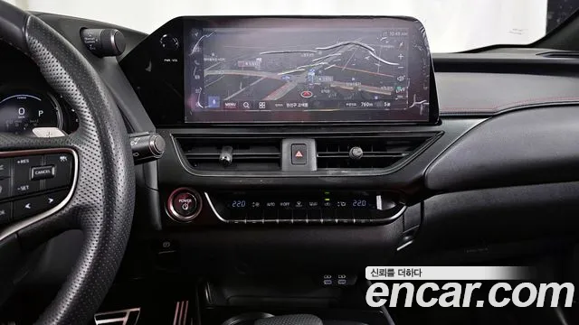 Lexus UX 2024 — фото 15