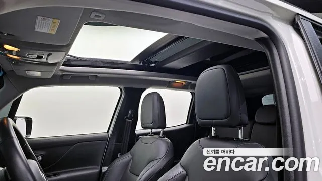 Jeep Renegade 2019 — фото 19