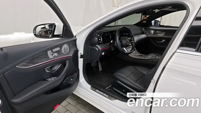 Mercedes-Benz E-Class 2021 — фото 10