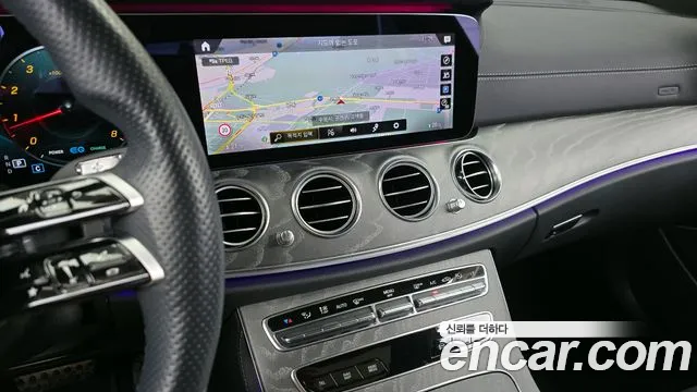 Mercedes-Benz E-Class 2021 — фото 14