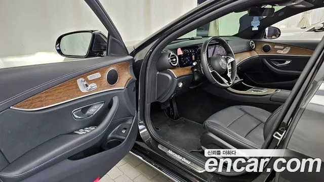 Mercedes-Benz E-Class 2021 — фото 10