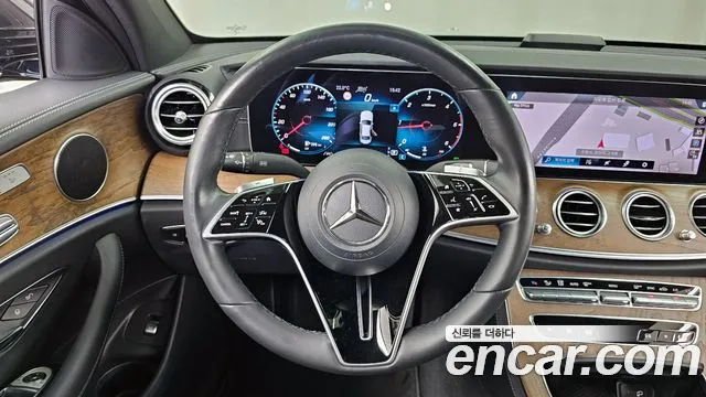 Mercedes-Benz E-Class 2021 — фото 13