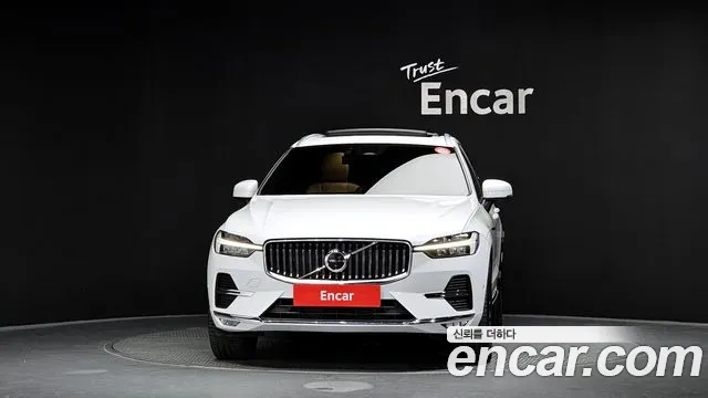 Volvo XC60 2023 — фото 3