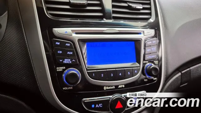 Hyundai Accent 2011 — фото 17