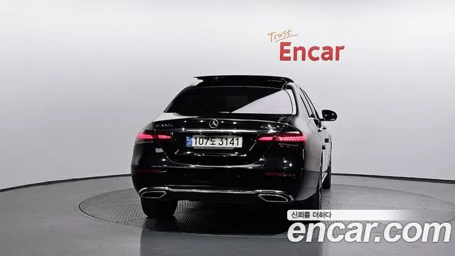 Mercedes-Benz E-Class 2021 — фото 4