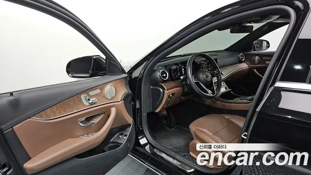Mercedes-Benz E-Class 2021 — фото 10