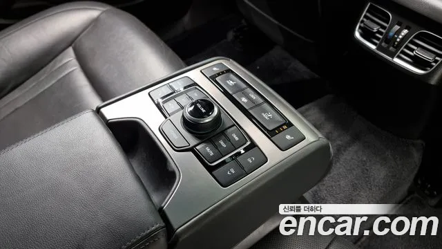 Hyundai Genesis 2015 — фото 18