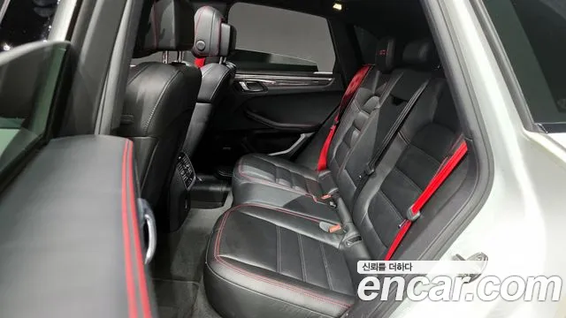 Porsche Macan 2018 — фото 12