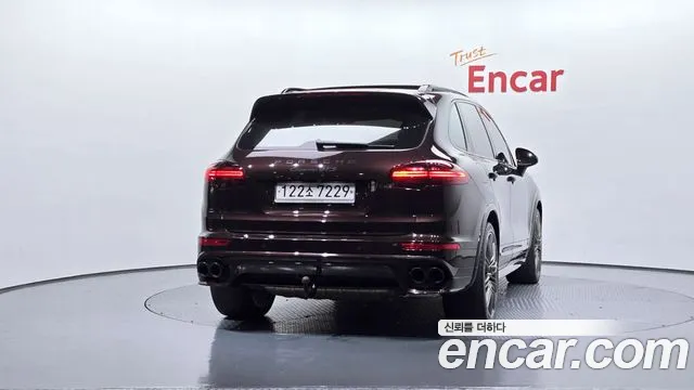 Porsche Cayenne 2016 — фото 4