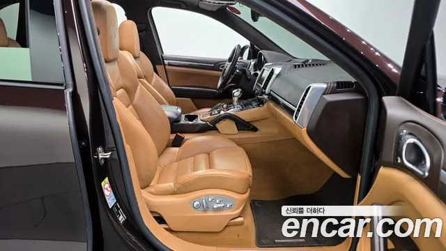 Porsche Cayenne 2016 — фото 10