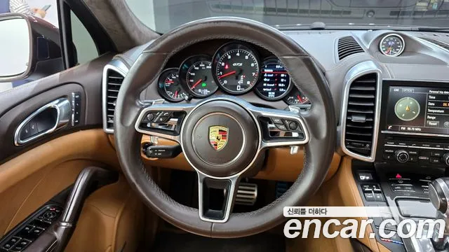 Porsche Cayenne 2016 — фото 14