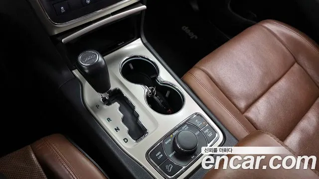 Jeep Cherokee 2013 — фото 9