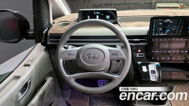 Hyundai Staria 2023 — фото 13