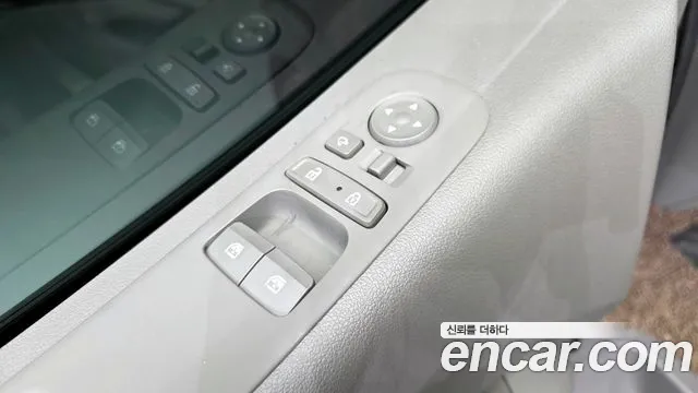 Hyundai Staria 2023 — фото 14
