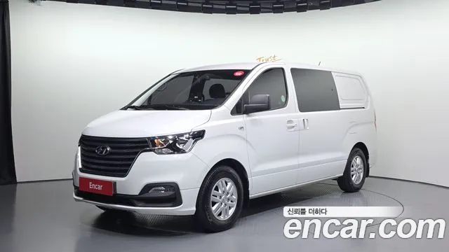 Hyundai Starex 2020 — фото 1